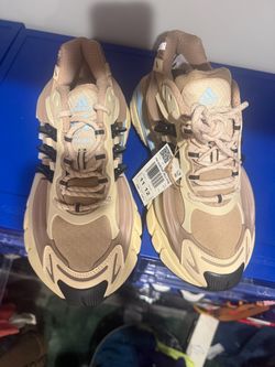 Adidas jellyfish size 11 crystal sand