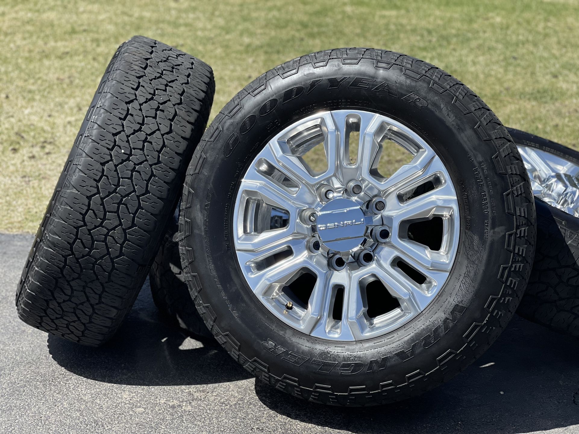 20” Gmc Sierra Denali wheels 2500 z71 Original Rims A/T tires 3500 LTZ 4x4 8x180mm Chevy Silverado 8 lug