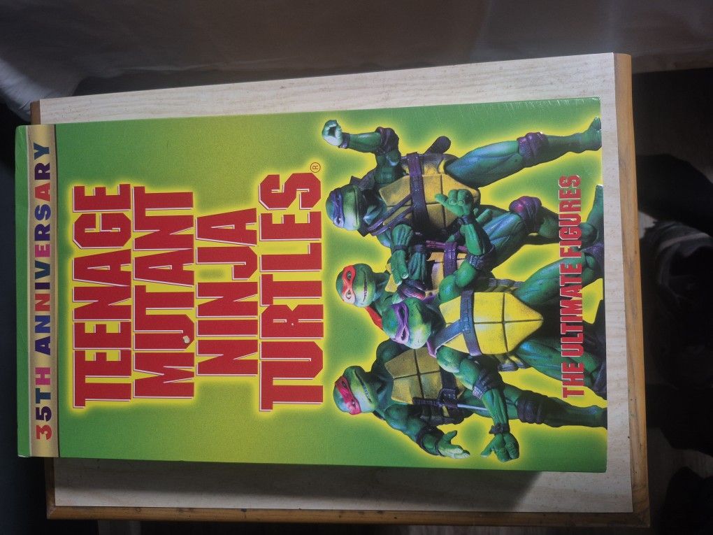 Teenage Mutant Ninja Turtles (1990 Movie) - 35th Anniversary 7" Scale Action 5