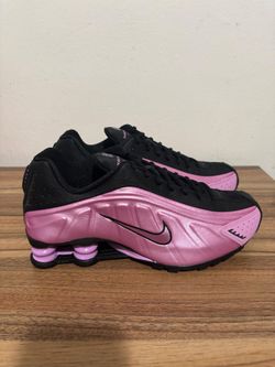 W Nike Shox R4 Size 9