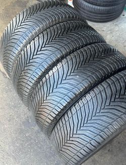 225 60 17 MichelÃn I'm selling this set of tires with 80% life left on all 4