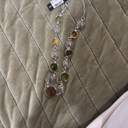 Brand new silver necklace