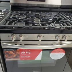 Stove Frigidaire *NEW*