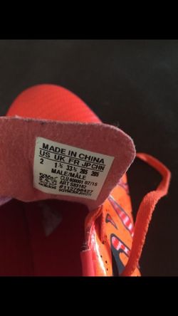 Kids soccer shoes