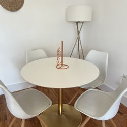 Table And Chairs 
