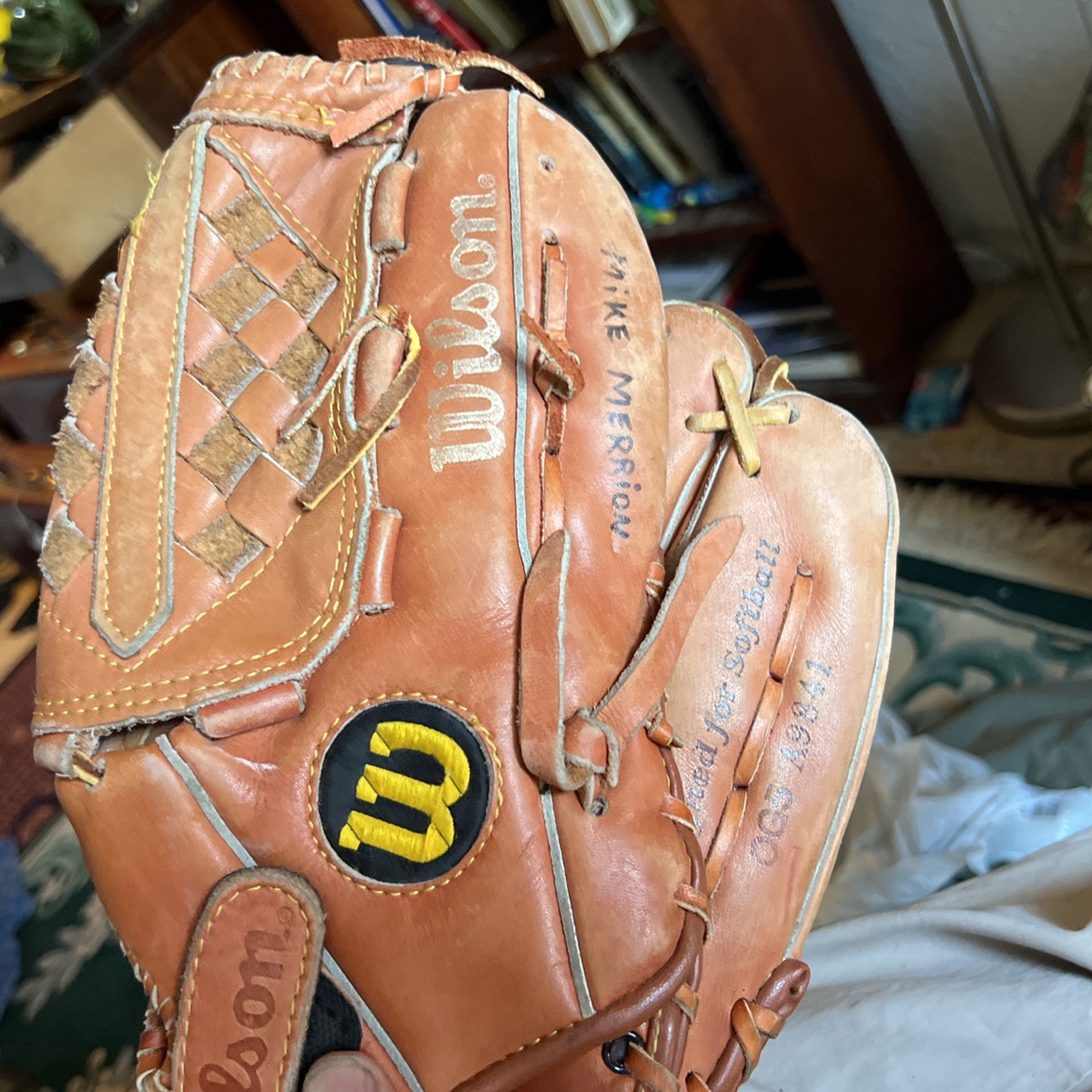 Wilson Baseball Glove Looks Like13.But Looks Like Softball