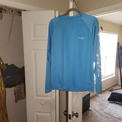Mens Small Columbia Shirt