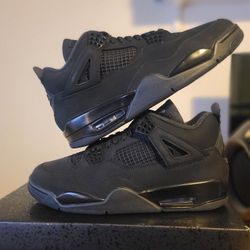 Black Cat Jordan 4 