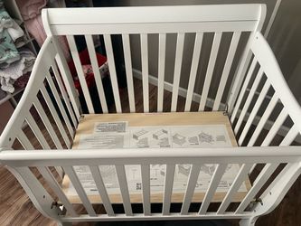 Mini crib