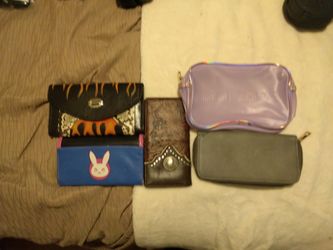 Woman's wallets /small bags