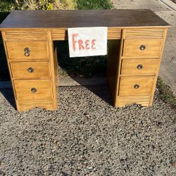 Free Desk 