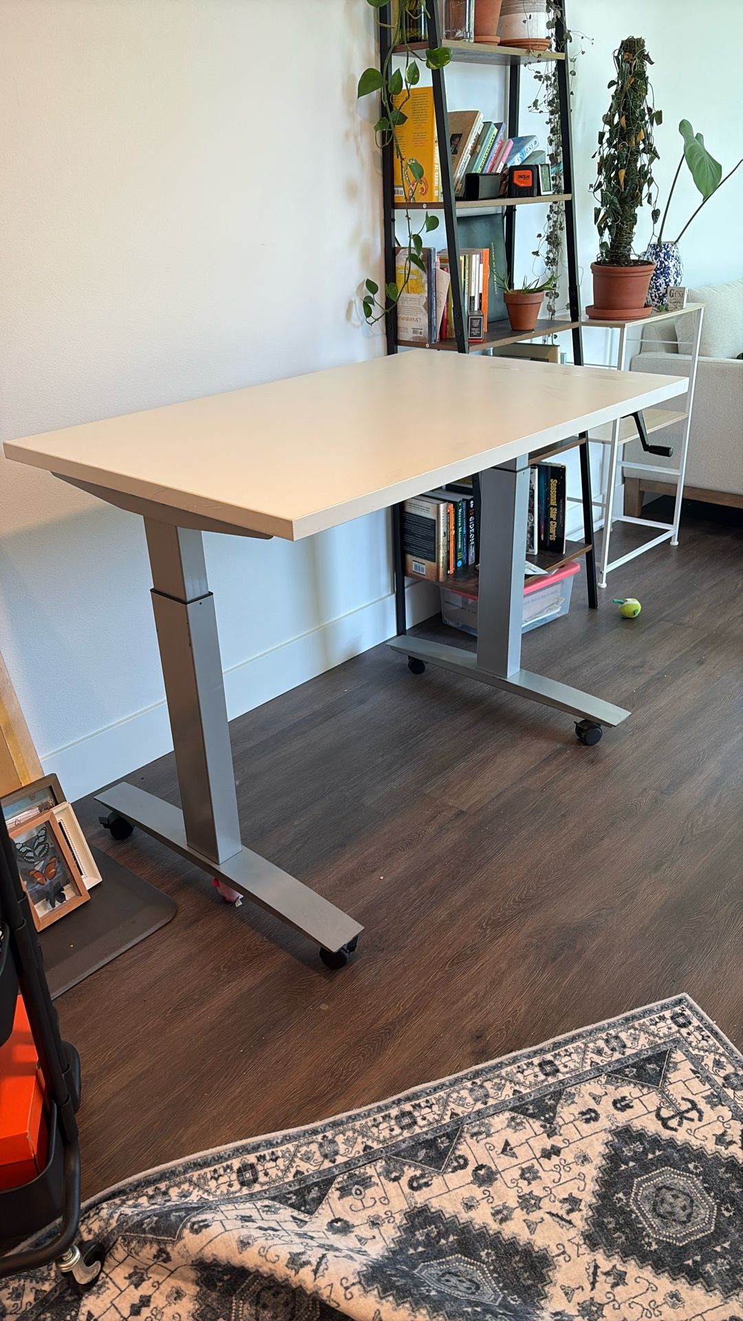 Herman Miller Standing Desk (manual)