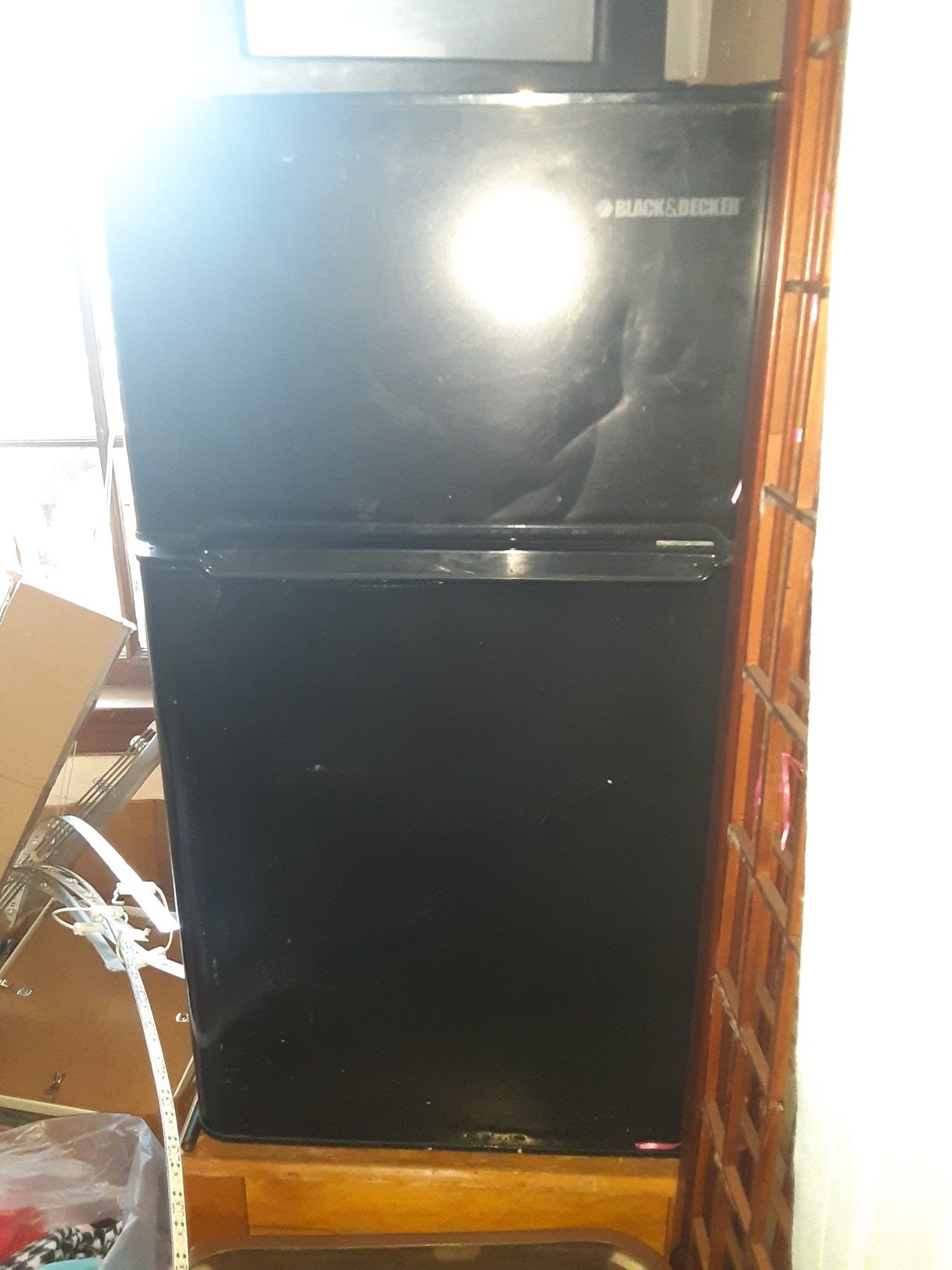 Black& Decker mini fridge