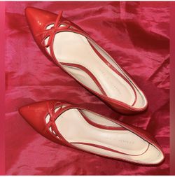 Size 35EU or 4.5 US• Pair RED Heels