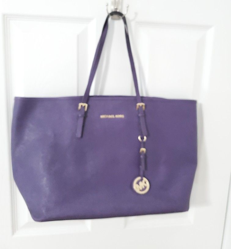 Beautiful Michael Kors Tote