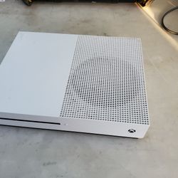 microsoft xbox one s .   cords, One controller One Game