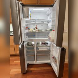 Frigidaire Gallery Refrigerator - Like New - Seattle, WA