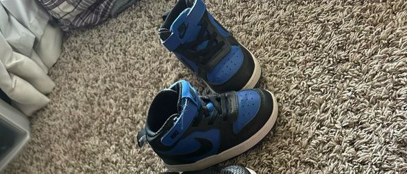 Toddler shoes - size 8c
