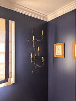 Wall sconce