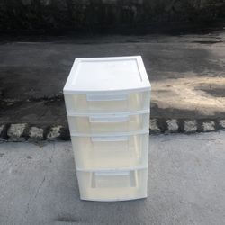 Very Good Condition Plastic Dresser 