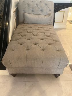 Linen Chaise With Pillow