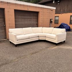 (Delivery Included!) Belfort furniture Beige 3p Sectional
