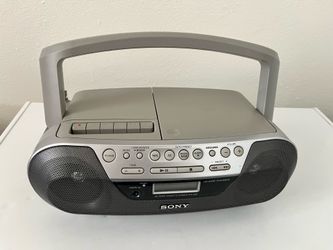 Sony CD Player AM/FM Audio Aux Radio Cassette Recorder CFD-S05 Portable Boombox