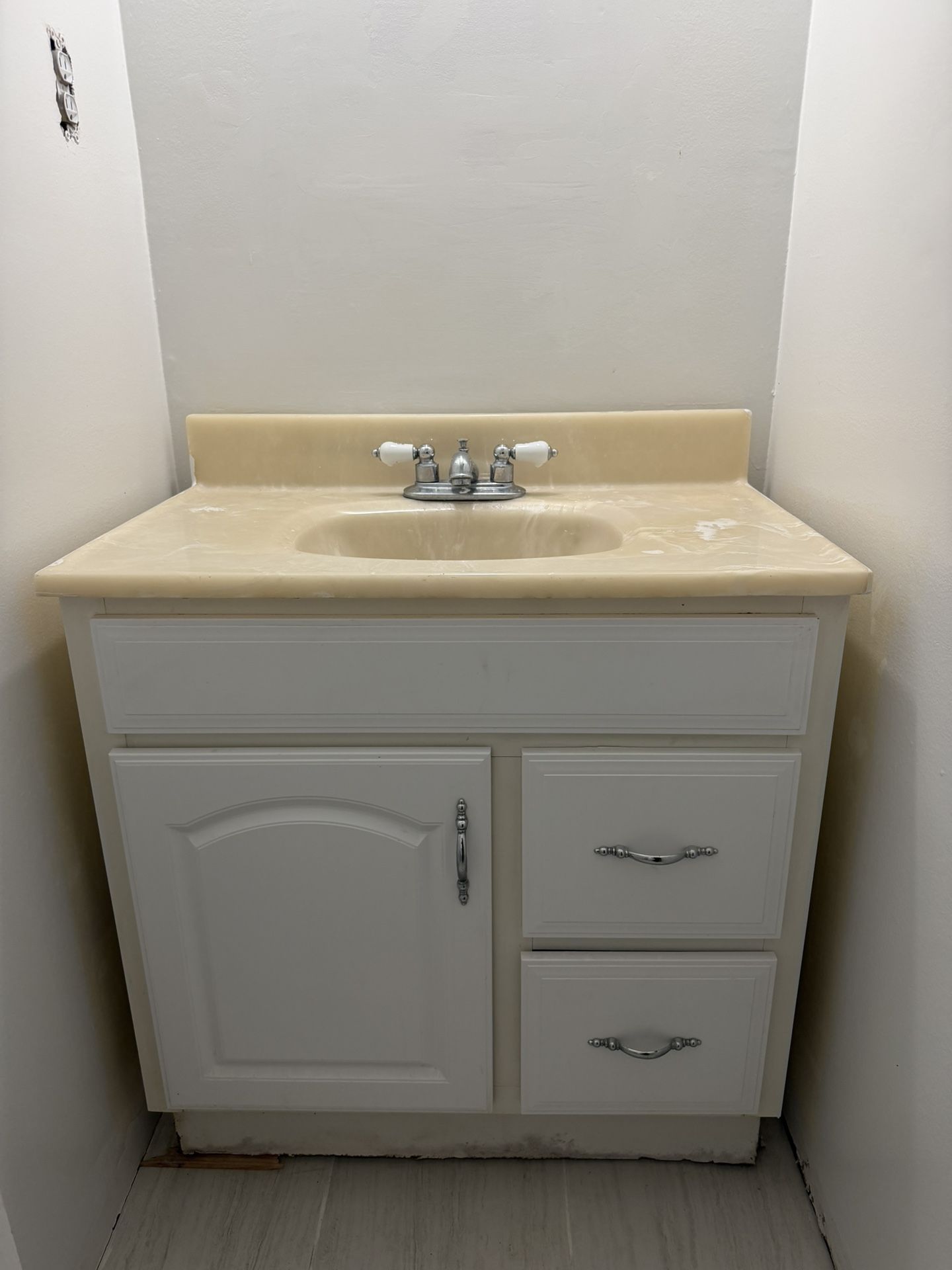 30.5 inch bathroom vanity