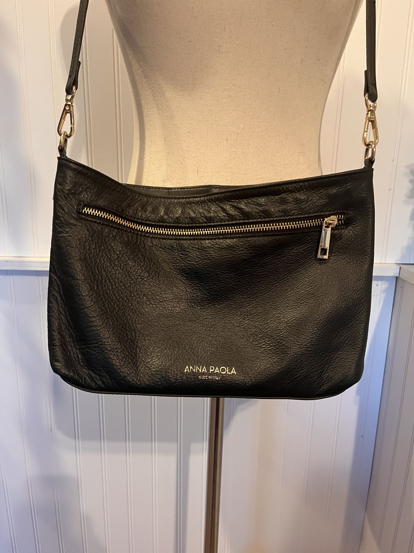 Anna Paola Black Leather Crossbody Shoulder Bag.
