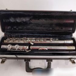 Selmer Bundy Flute with Case

No