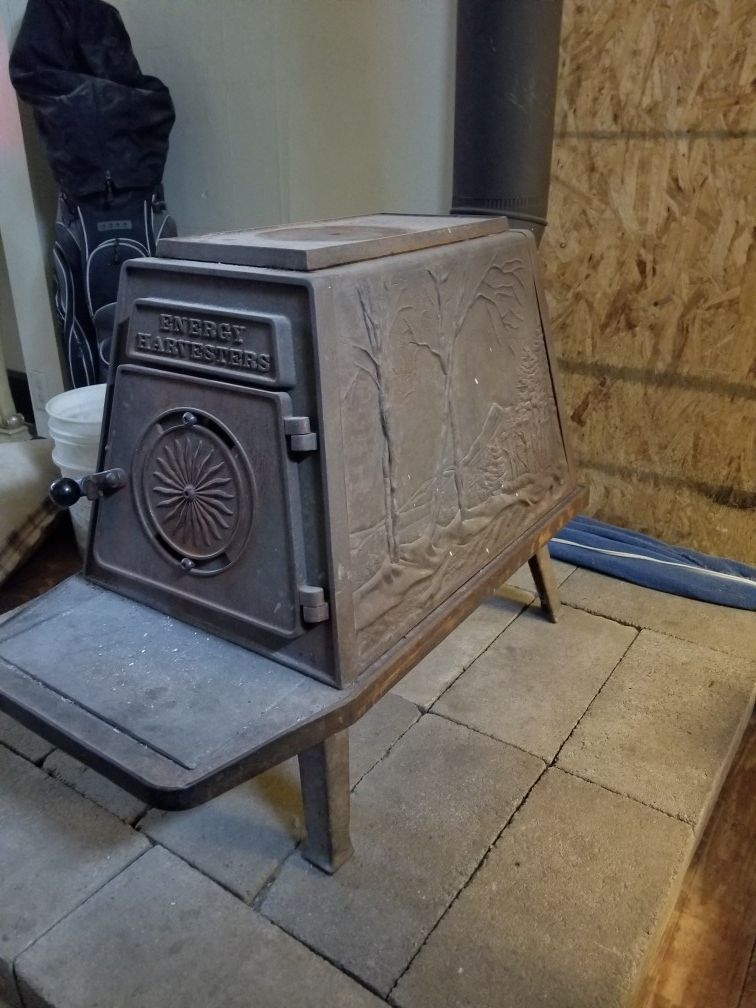 1983 Energy Harvesters wood stove for Sale in Carthage, IN - OfferUp