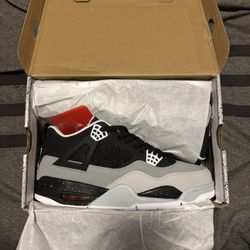 Jordan 4s