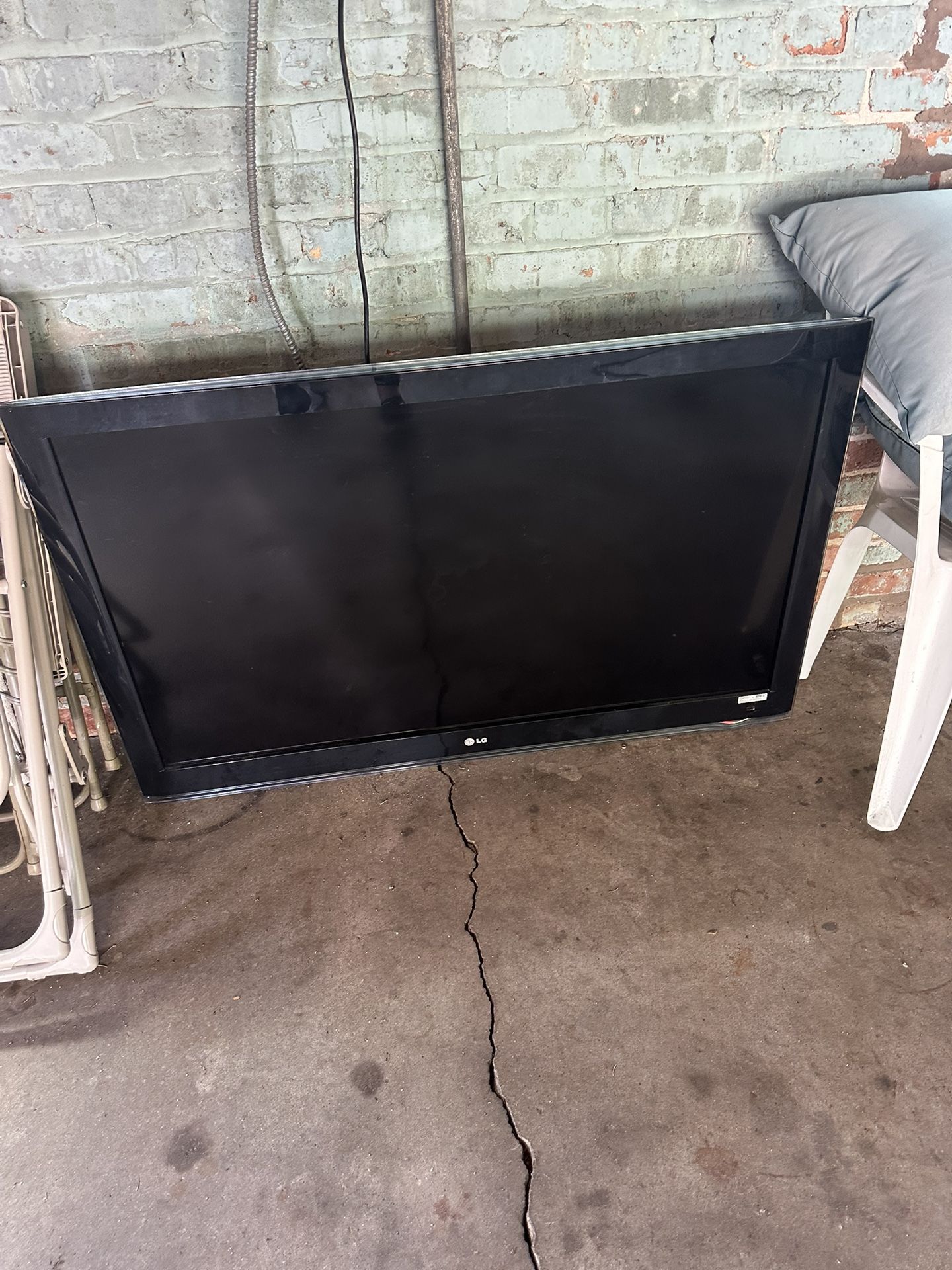 46 Inches LG