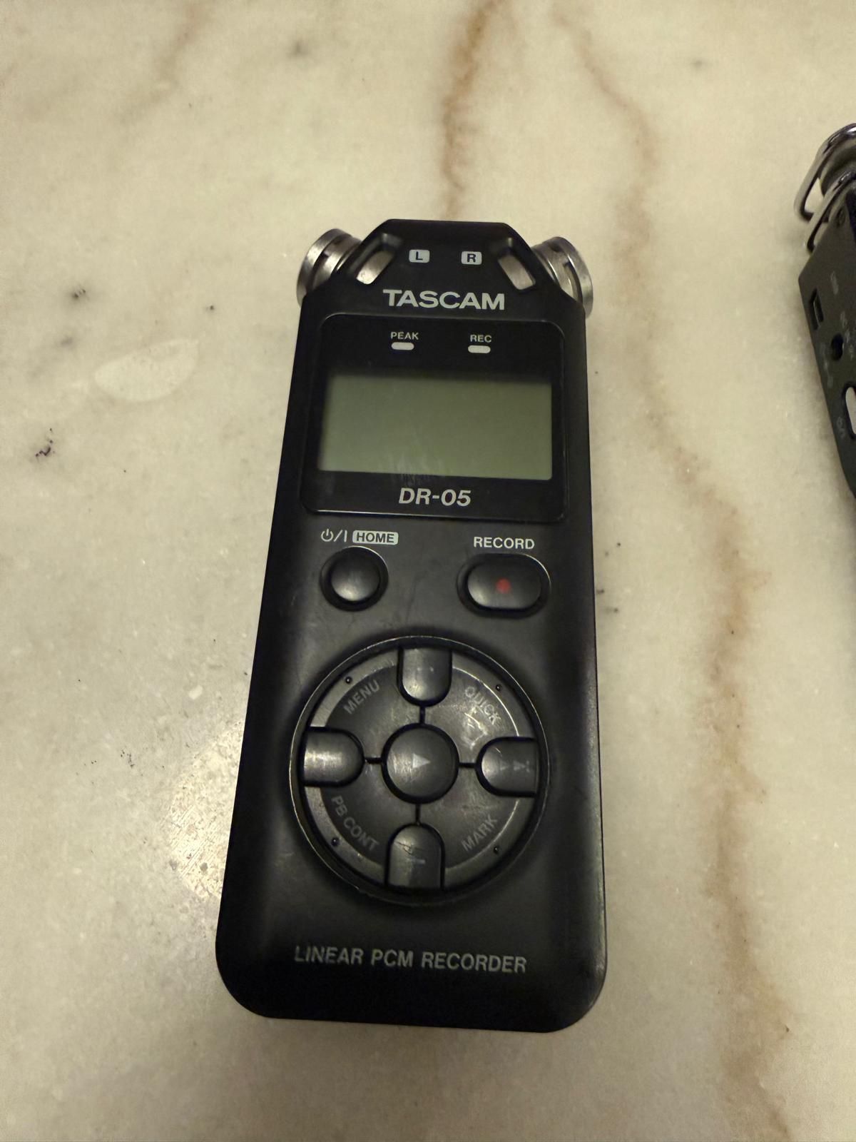 Tascam DR-05 Portable Digital Audio Recorder – Linear PCM Handheld Stereo Record
