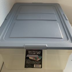 RUBBERMAID STORAGE BOX CONTAINER 