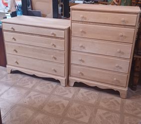 HIGHEST QUALITY VINTAGE SOLID CHEERYWOOD/HARD ROCK MAPLE DRESSER & MATCHING CHEST OF DRAWERS READY FOR STAIN OR PAINT PLEASE READ DESCRIPTION WESTSIDE