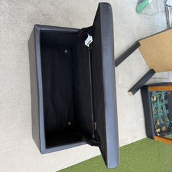 Trunk (storage) 