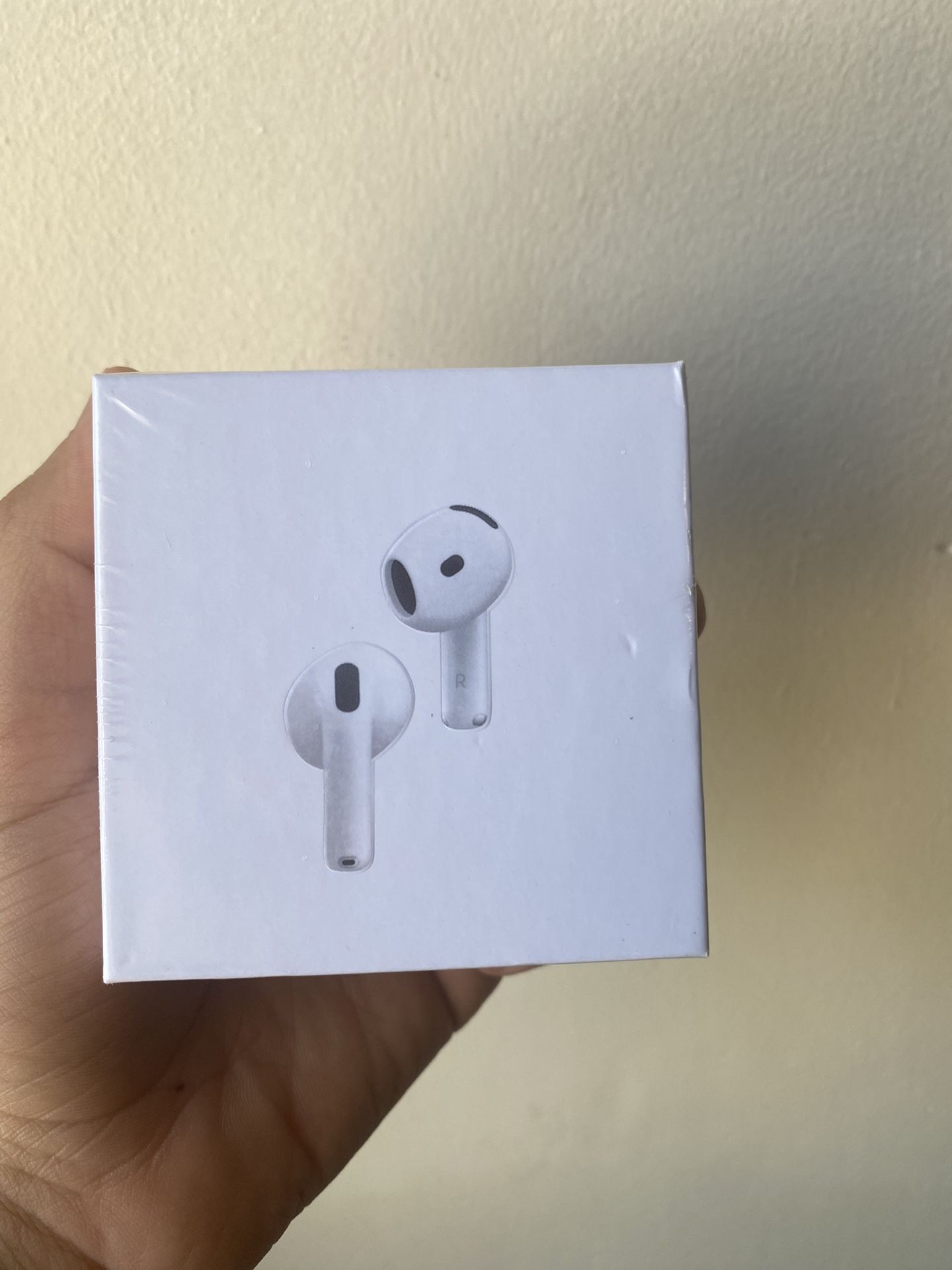 Apple AirPods (4th Generation) With Active Noise Cancellation (ANC)