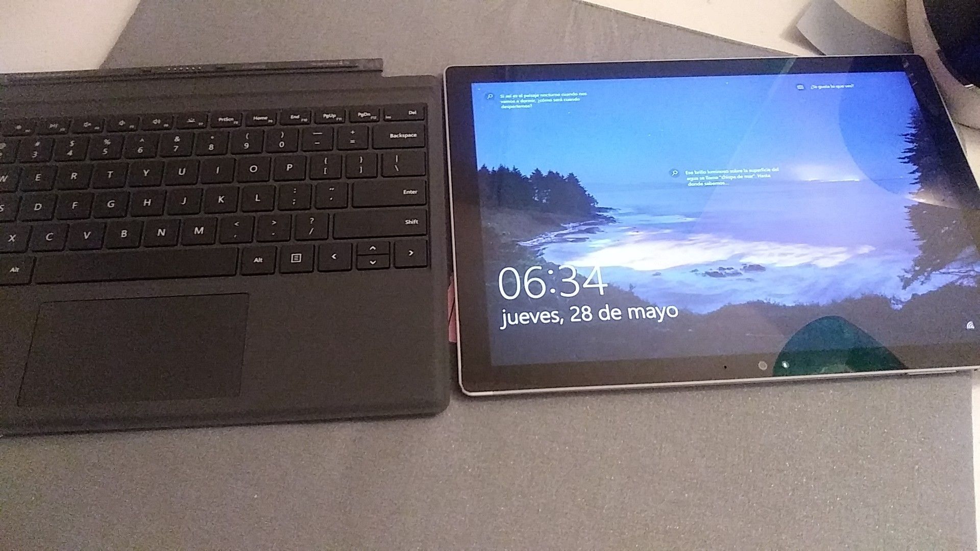 Mictosoft Surface pro 4 8 gb RAM i5