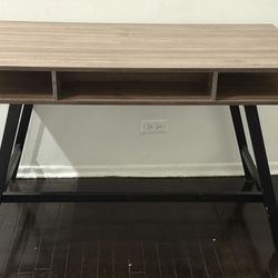 Modern Wooden Computer/Study Desk – Good Condition