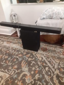 Wireless LG soundboard and subwoofer