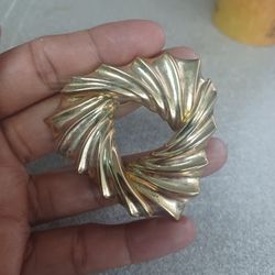 Gold Brooch 