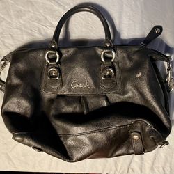 Vintage & Classic Coach Black Leather Shoulder Bag