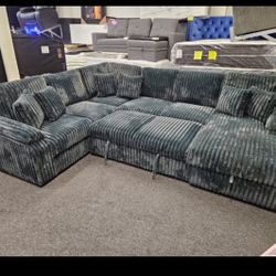 Brand New Comfy Super Plush Pull Out Sectional Set 