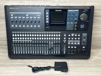 Tascam DP-32SD 32-TRACK Digital Portastudio (PO1026008)