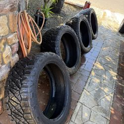 Wheels Tires Nitto Ridge Grappler 33x12.5 R22 LT