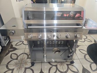 MONUMENT GRILL