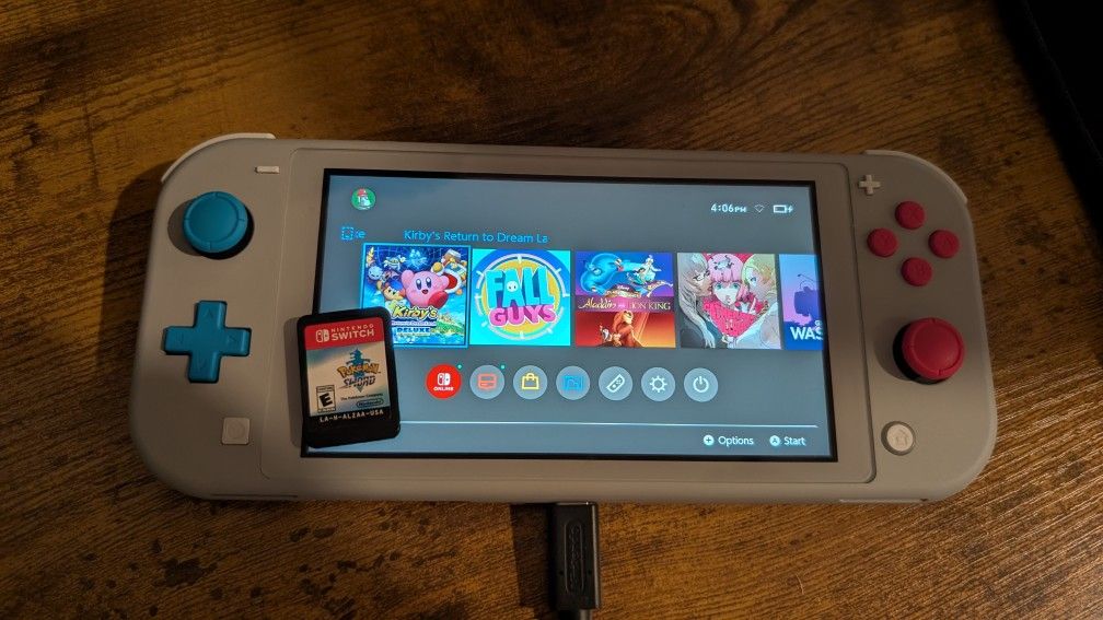 Nintendo Switch Lite - Pokemon Sword/Shield