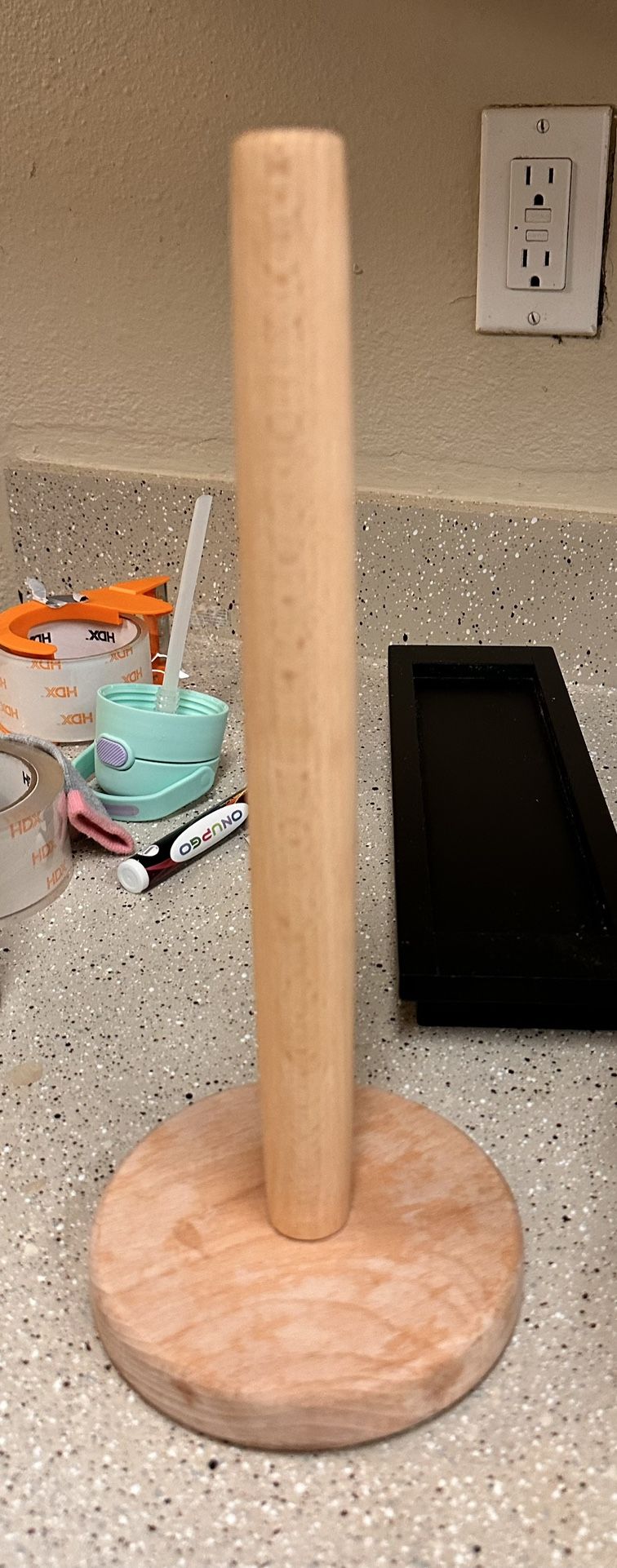 Kitchen tissue holder