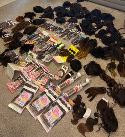 LAS VEGAS: For Sale Large Lot of Hair Extensions, Wigs, and Braiding Hair (read description )